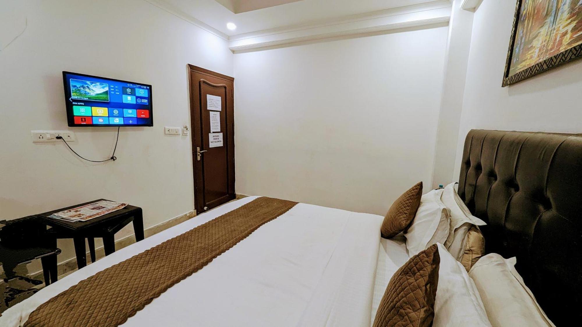 Hotel Moon Taj Near Yashobhoomi Convention Centre Delhi  Exterior foto