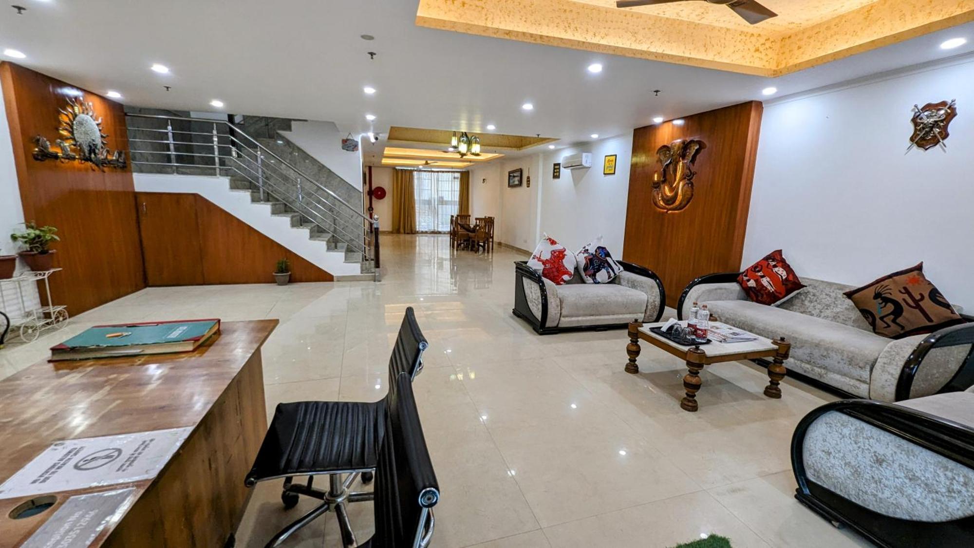 Hotel Moon Taj Near Yashobhoomi Convention Centre Delhi  Exterior foto