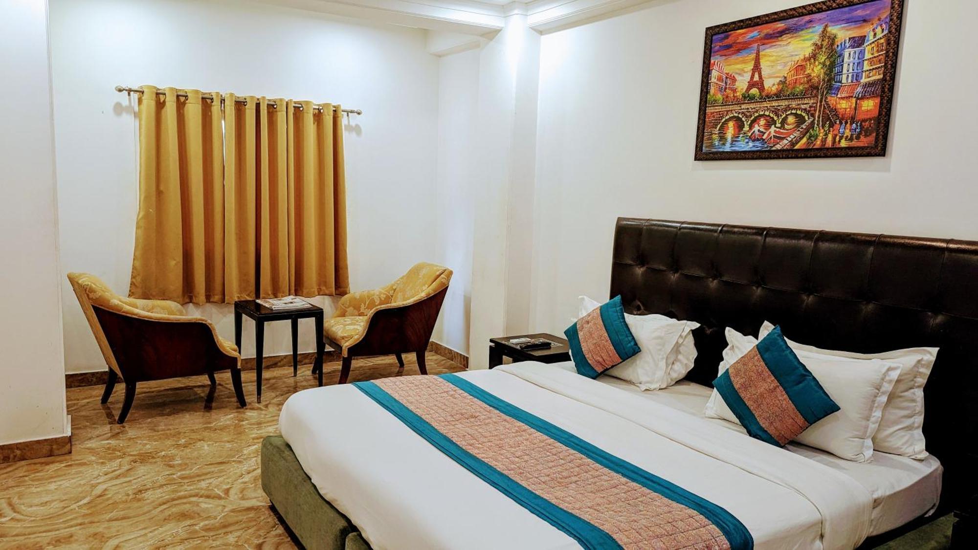 Hotel Moon Taj Near Yashobhoomi Convention Centre Delhi  Exterior foto