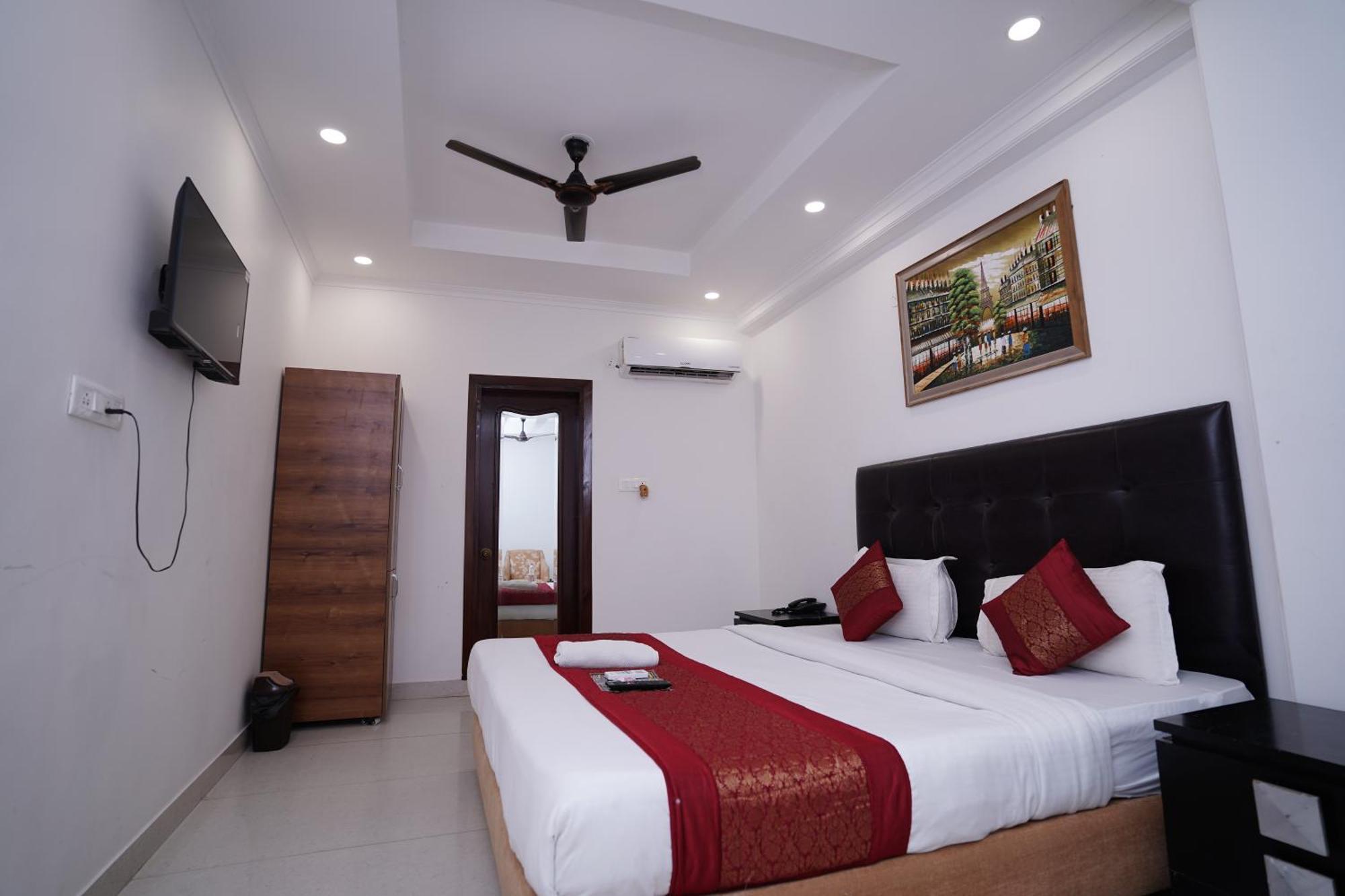 Hotel Moon Taj Near Yashobhoomi Convention Centre Delhi  Exterior foto