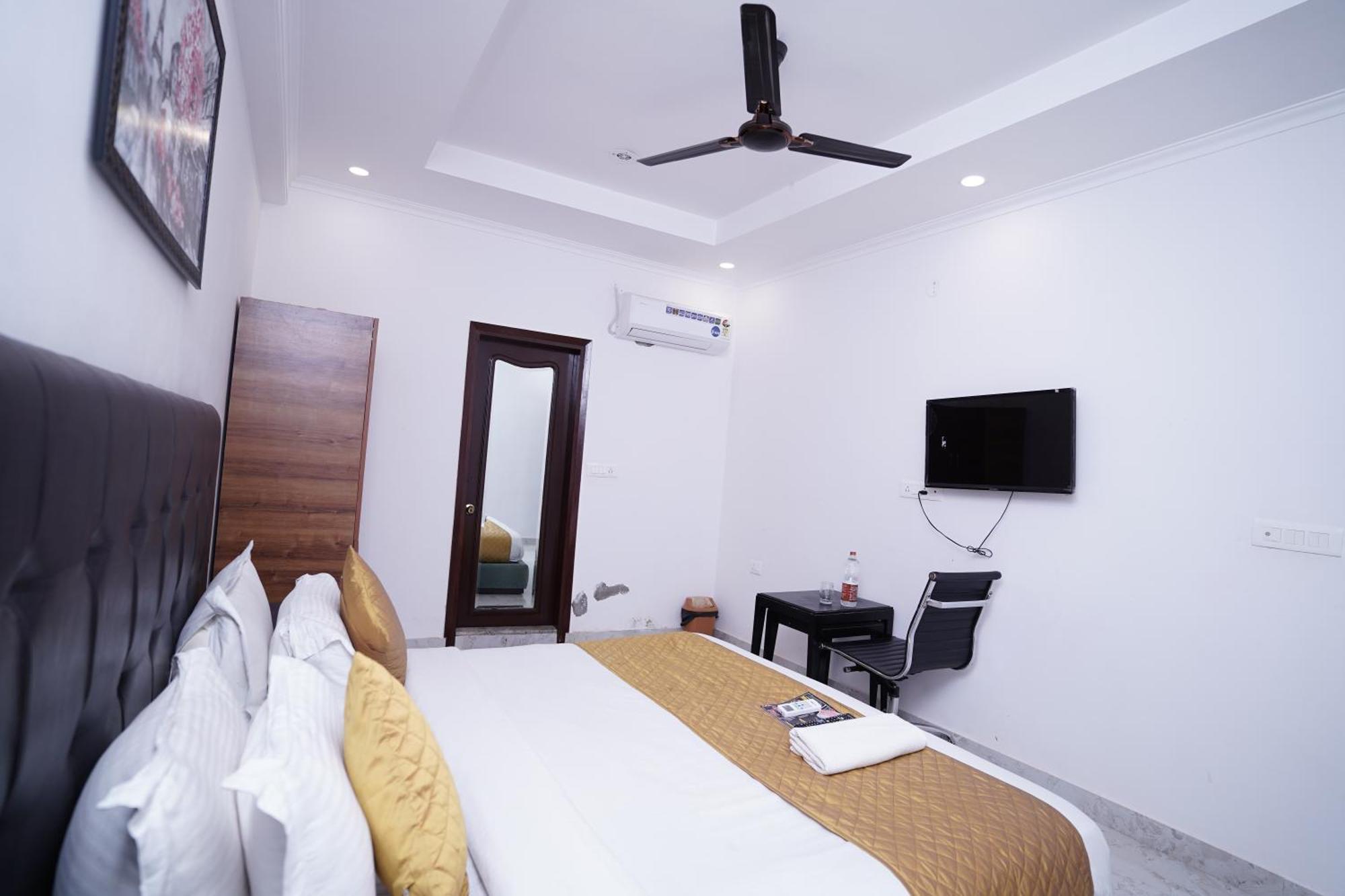 Hotel Moon Taj Near Yashobhoomi Convention Centre Delhi  Exterior foto